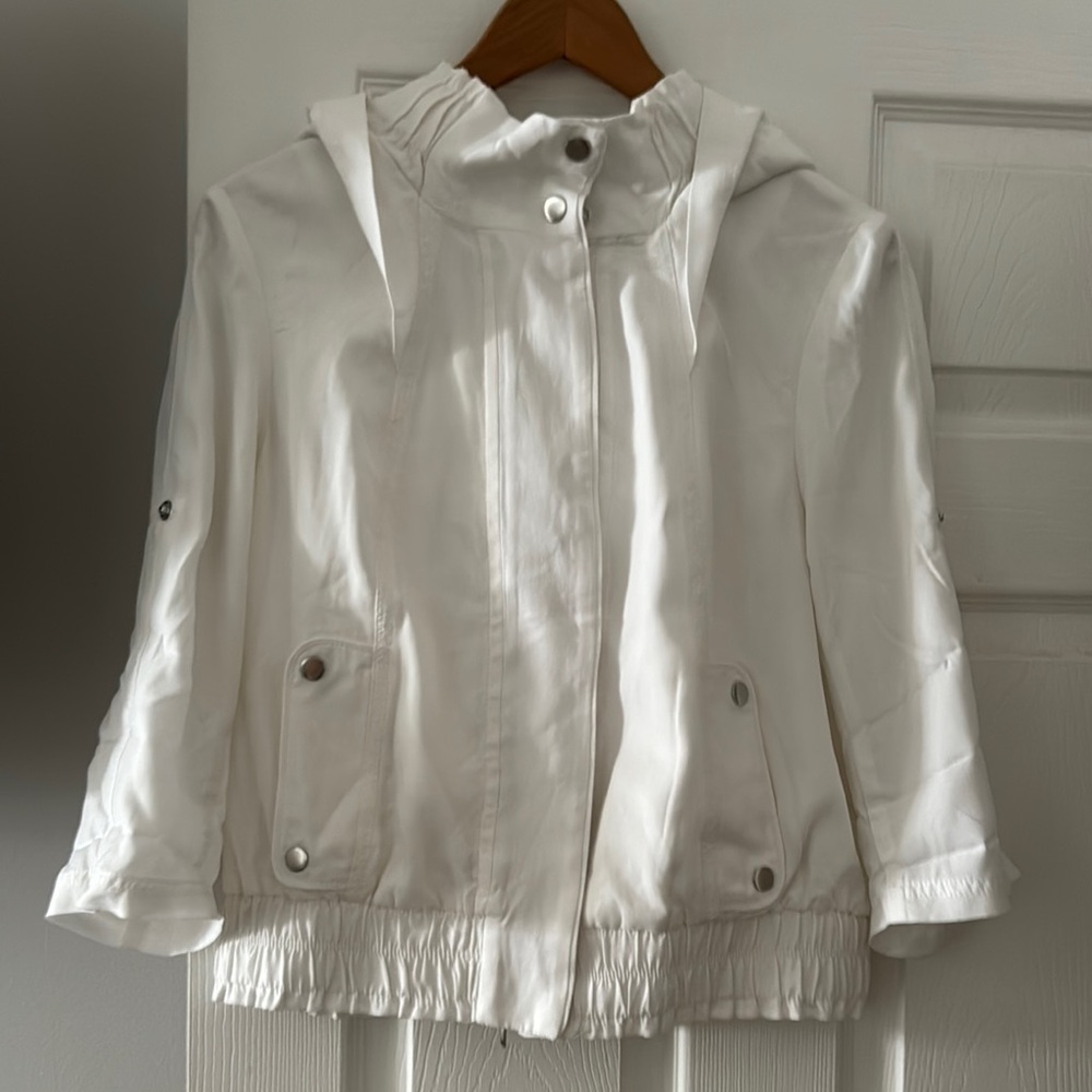 White house black market WomenWhite  with Hood jacket size xs - Picture 4 of 13